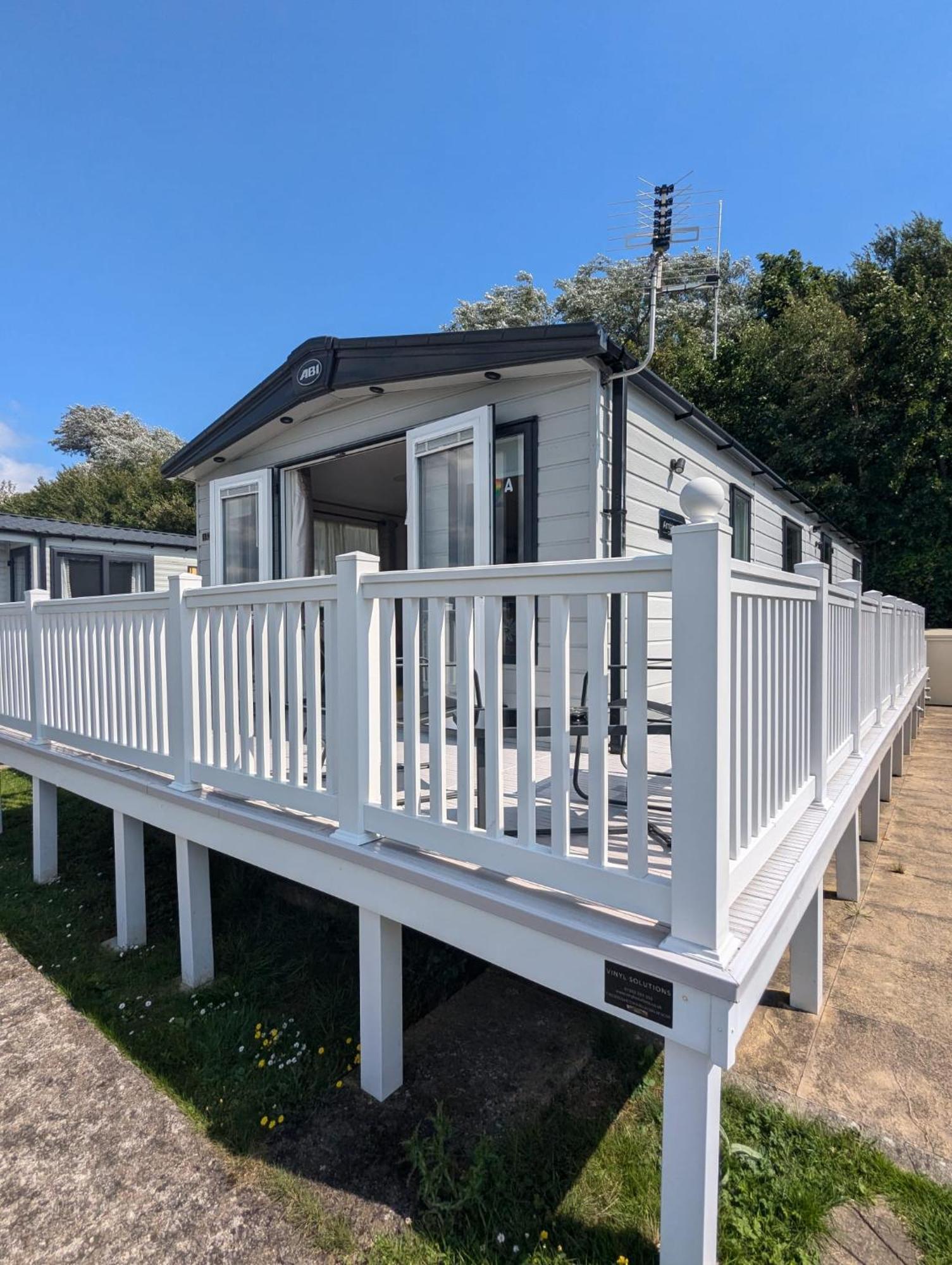 Stunning Caravan With Panoramic Views Weymouth Littlesea Haven Wyke Regis ภายนอก รูปภาพ