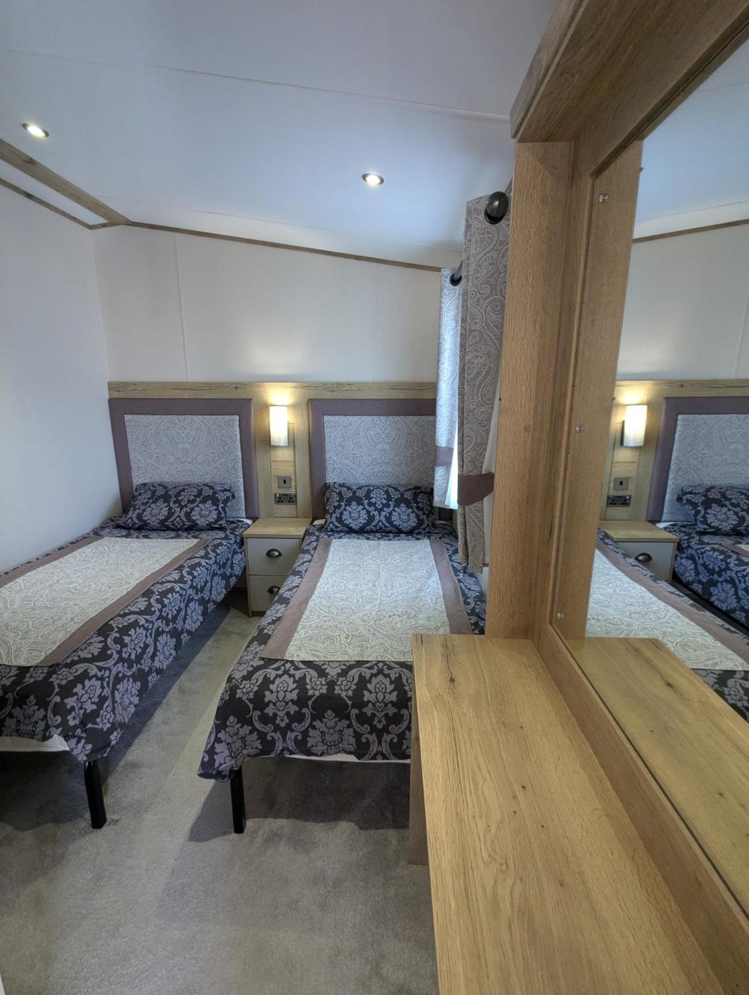 Stunning Caravan With Panoramic Views Weymouth Littlesea Haven Wyke Regis ภายนอก รูปภาพ